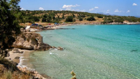 Отель Chrisambelos Apartments  Истро